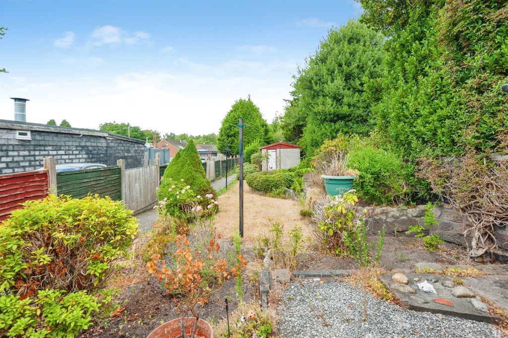 Property photo 3 of 19