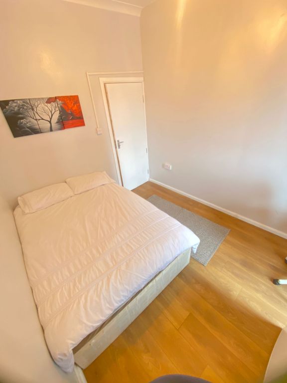 Property photo 2 of 4 Room