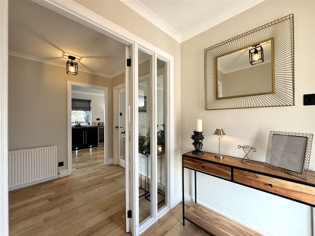 Property photo 3 of 31 Hallway