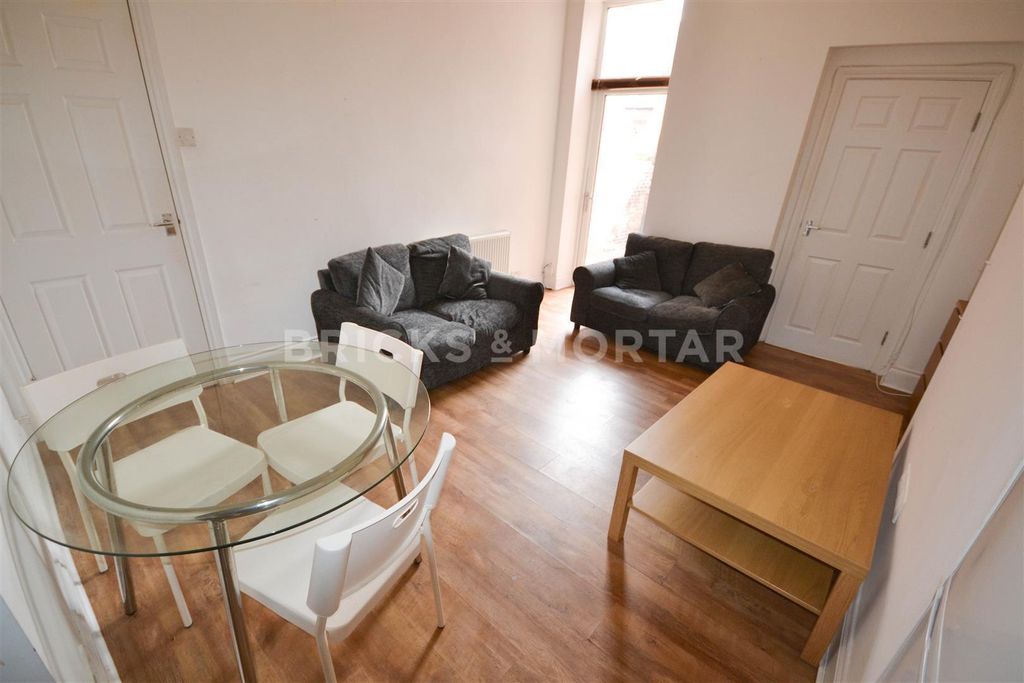 Property photo 2 of 10 Ajvverzozrxdykm_Hwyqnxdejog.Jpg