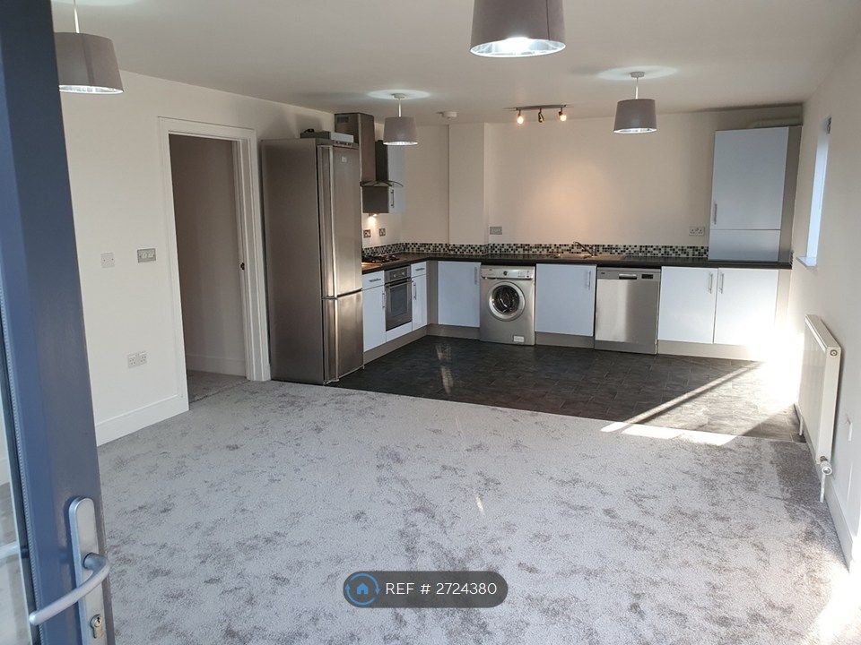 Property photo 2 of 15 Kitchen/Dining Area