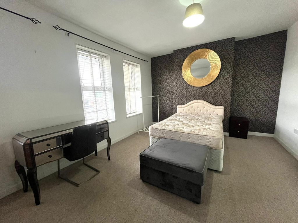 Property photo 1 of 7 View