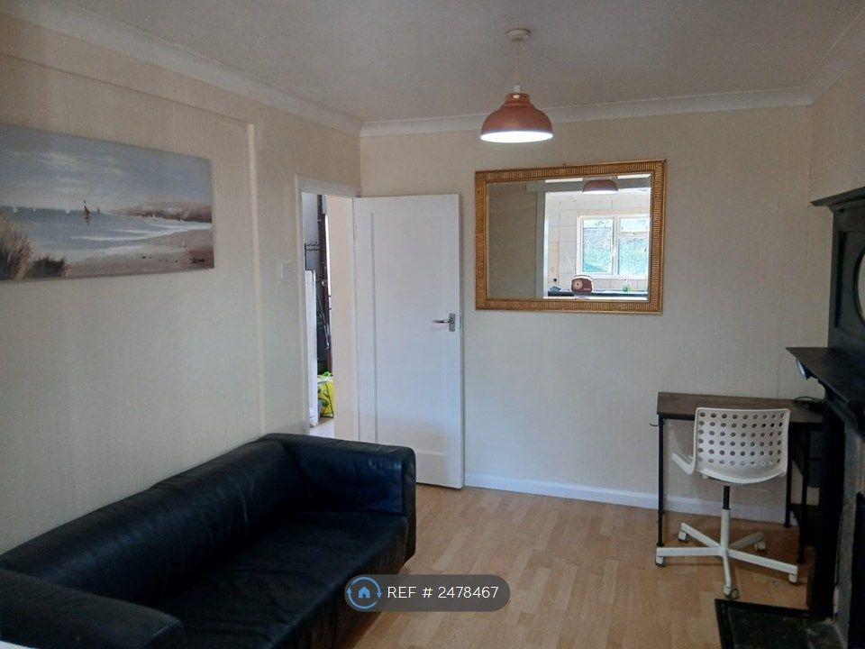 Property photo 1 of 10 Lounge