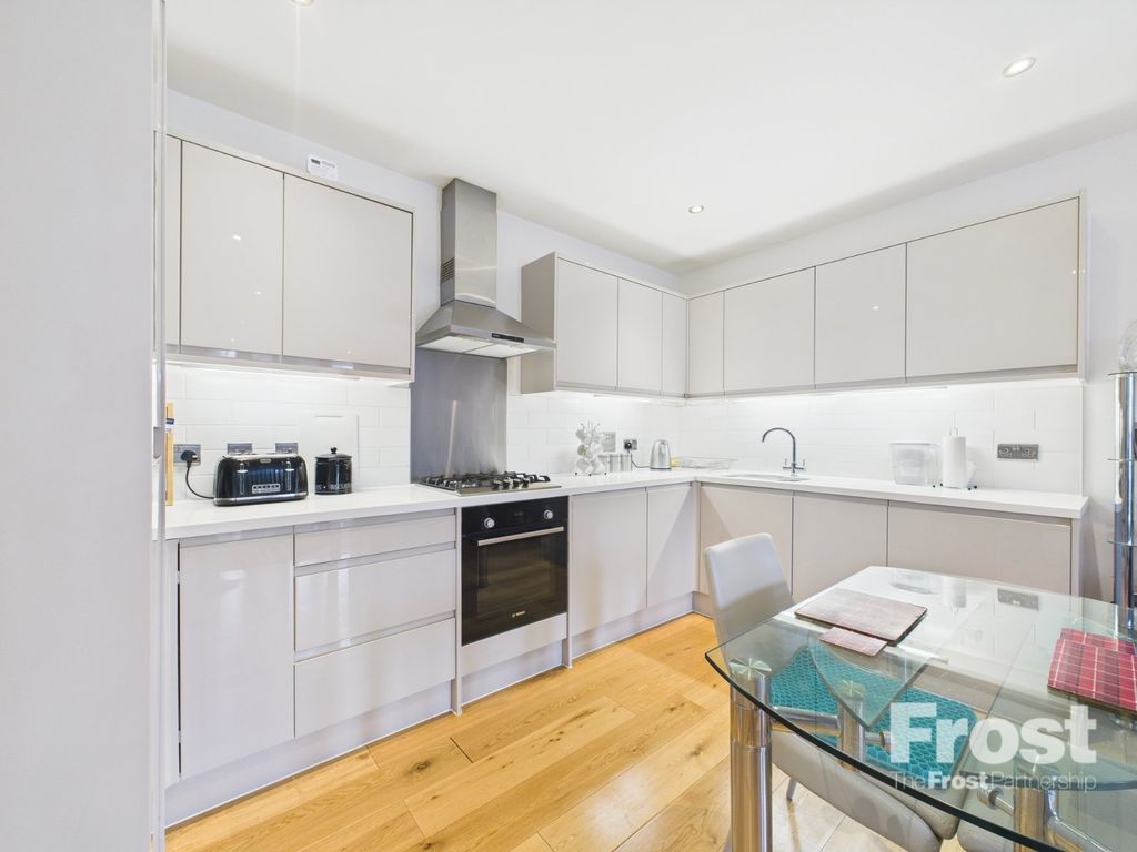 Property photo 1 of 7 Kitchen