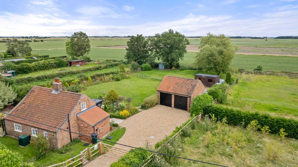 Property photo 1 of 36