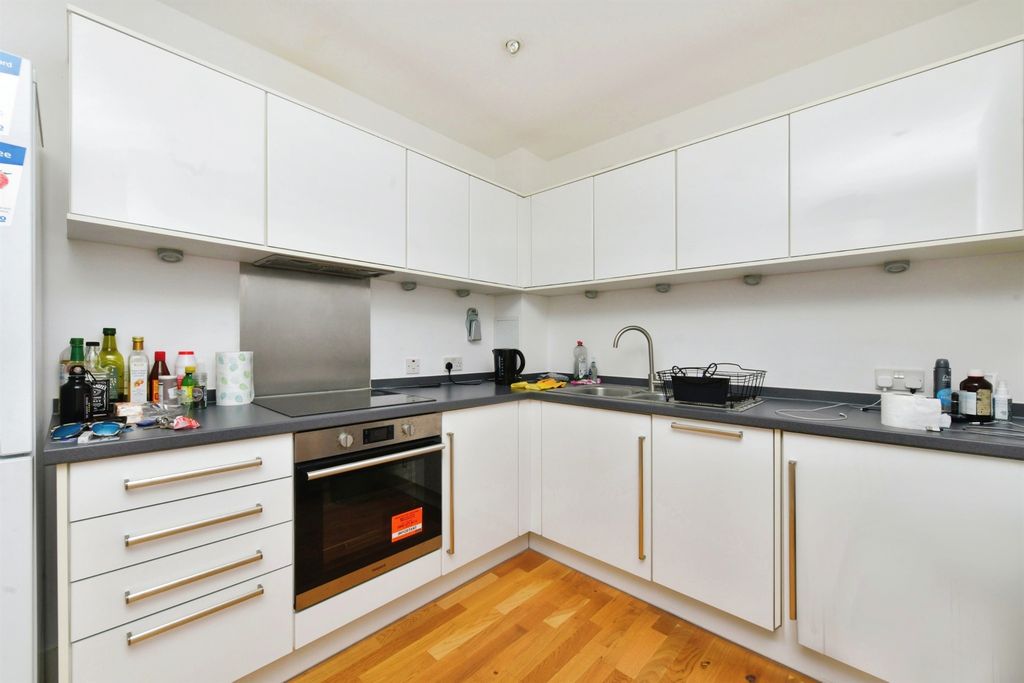Property photo 3 of 17