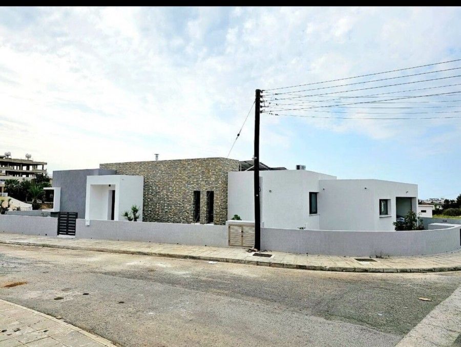 Property photo 1 of 21