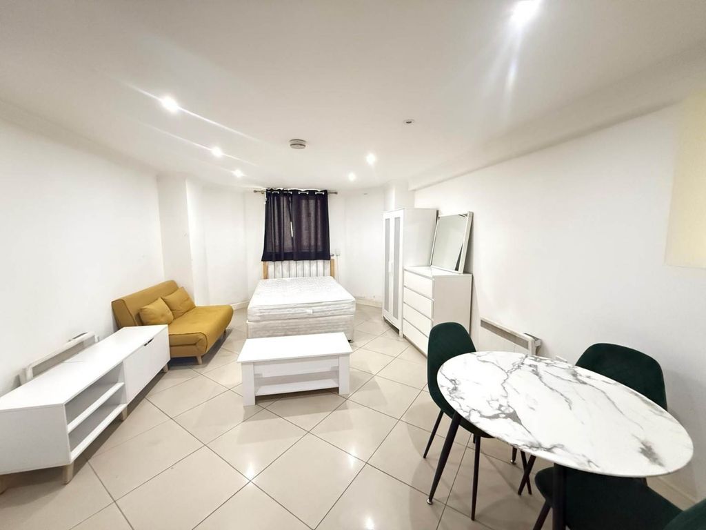 Property photo 1 of 3