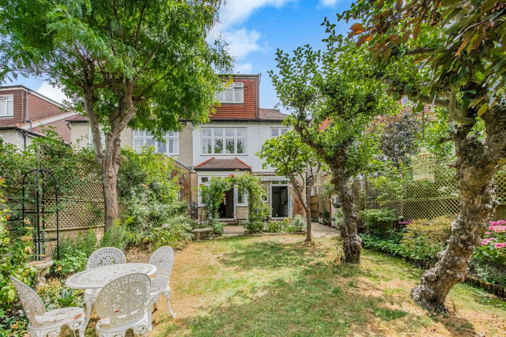 Property photo 2 of 16