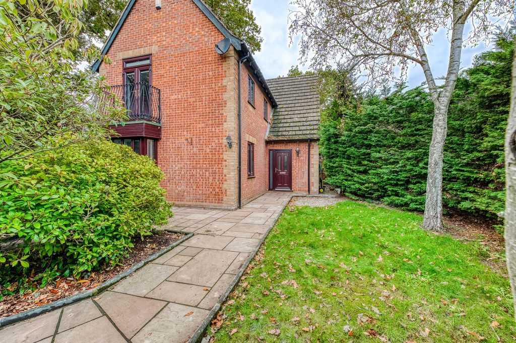 Property photo 2 of 23