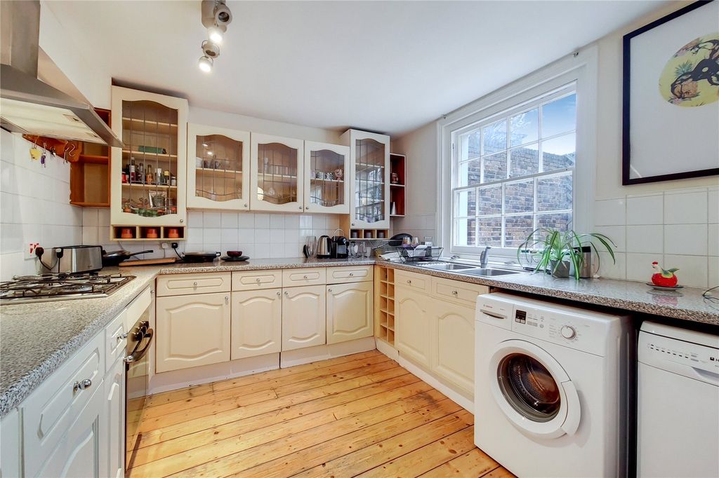 Property photo 2 of 11 Picture No. 18