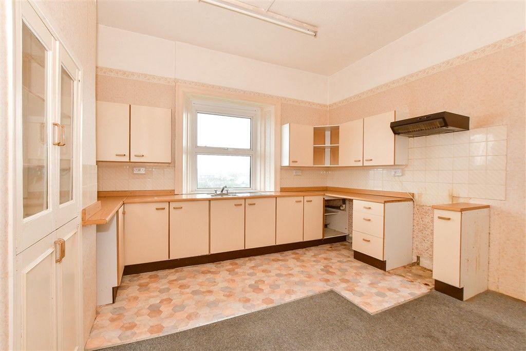 Property photo 2 of 10 Kitchen/ Dining Room