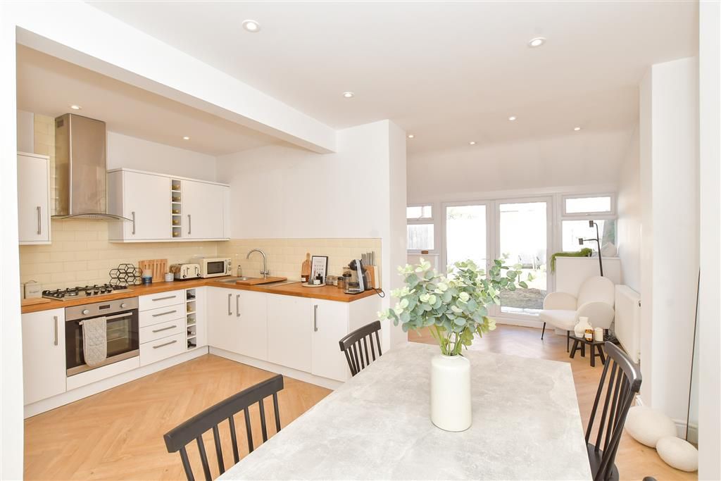 Property photo 3 of 10 Kitchen/Diner