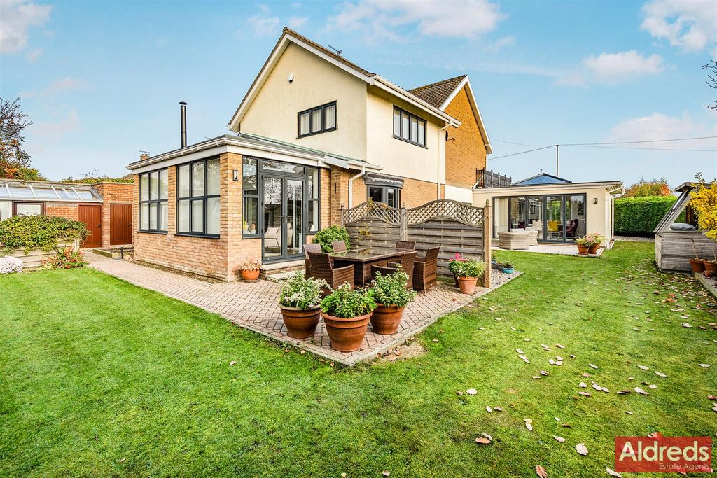 Property photo 2 of 26 Garden