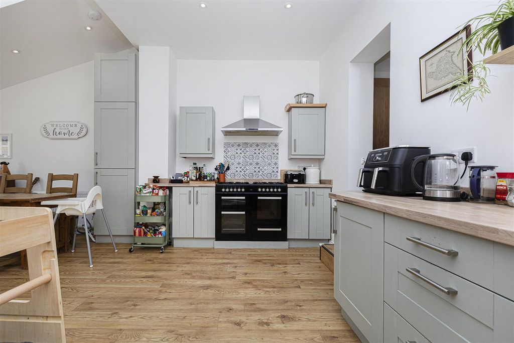 Property photo 3 of 42 Dining Kitchen