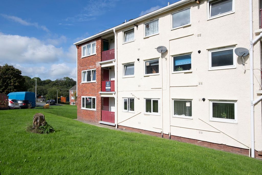 Property photo 2 of 18