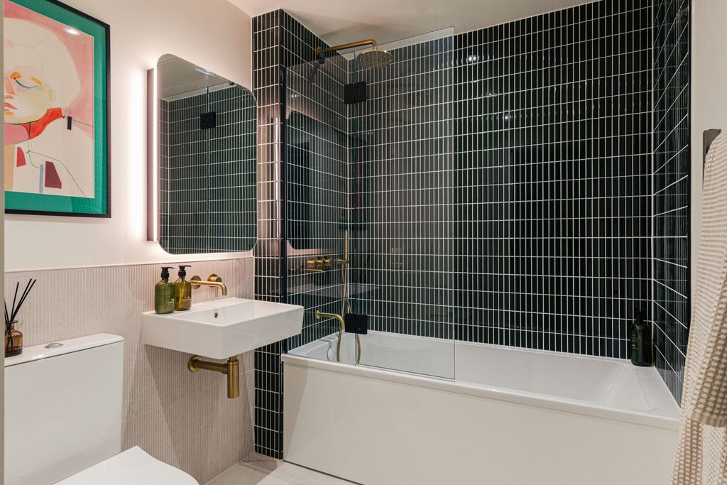 Property photo 2 of 46 Gallery