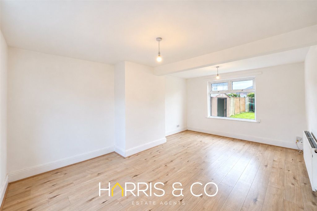 Property photo 3 of 10 Picture No. 27