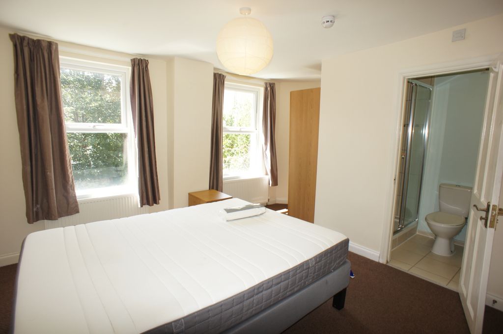 Property photo 1 of 17 Bedroom 2