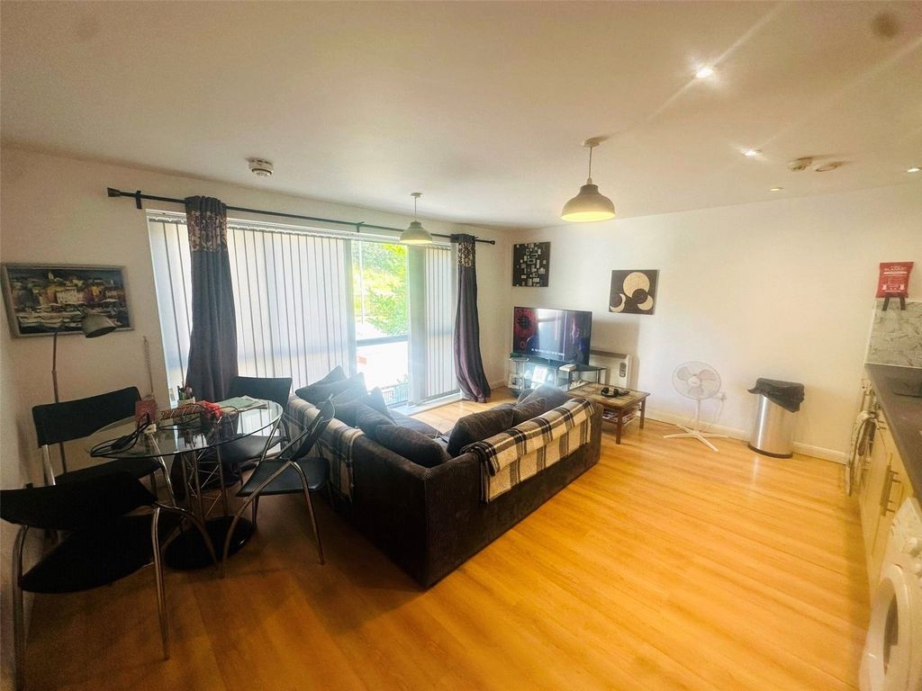 Property photo 3 of 10 Living Room