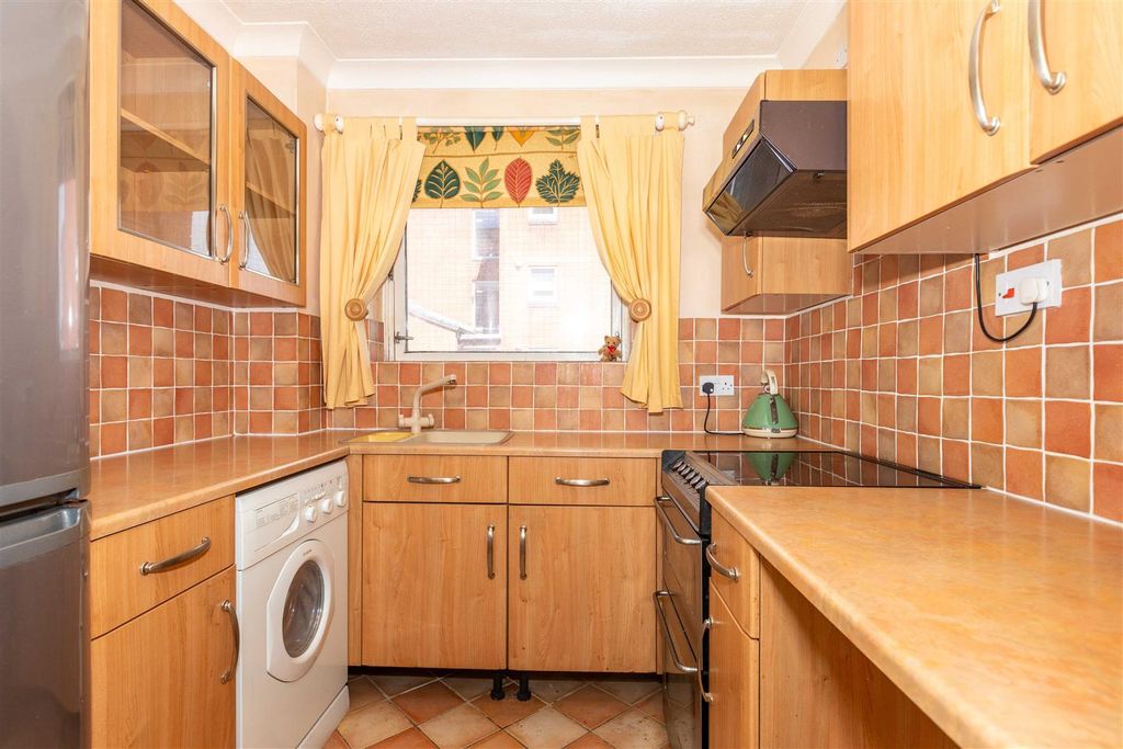 Property photo 2 of 7 Airedale-07.Jpg