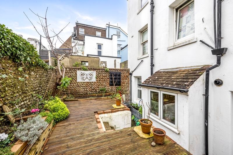 Property photo 2 of 15 Photo 12