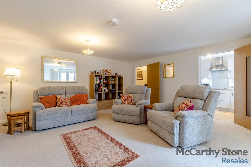 Property photo 3 of 29 8662178-Interior04.Jpg