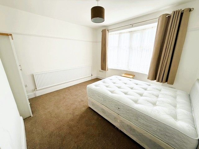 Property photo 3 of 7 R