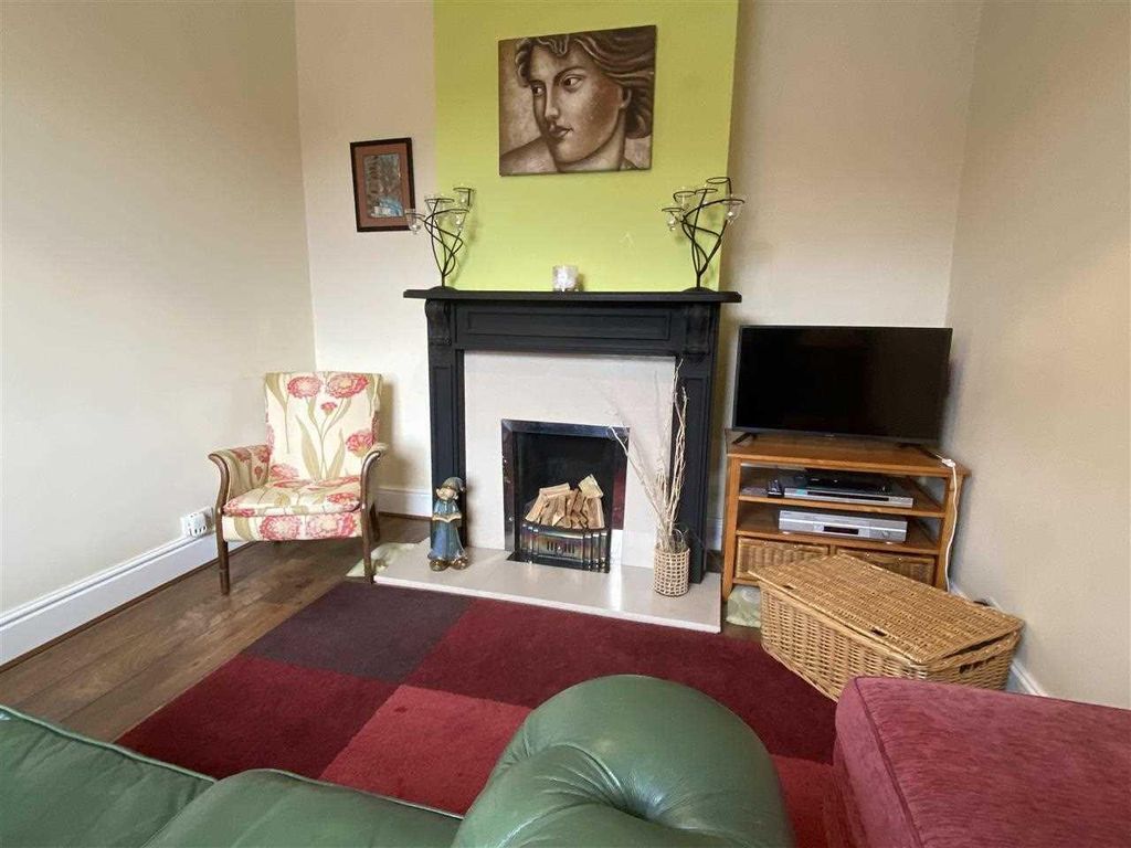 Property photo 3 of 14