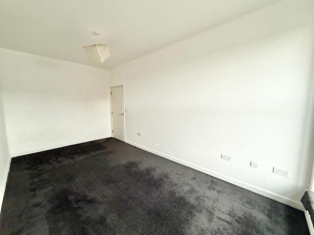 Property photo 2 of 9 Bedroom 1