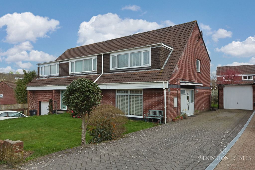 Property photo 1 of 14 4708070