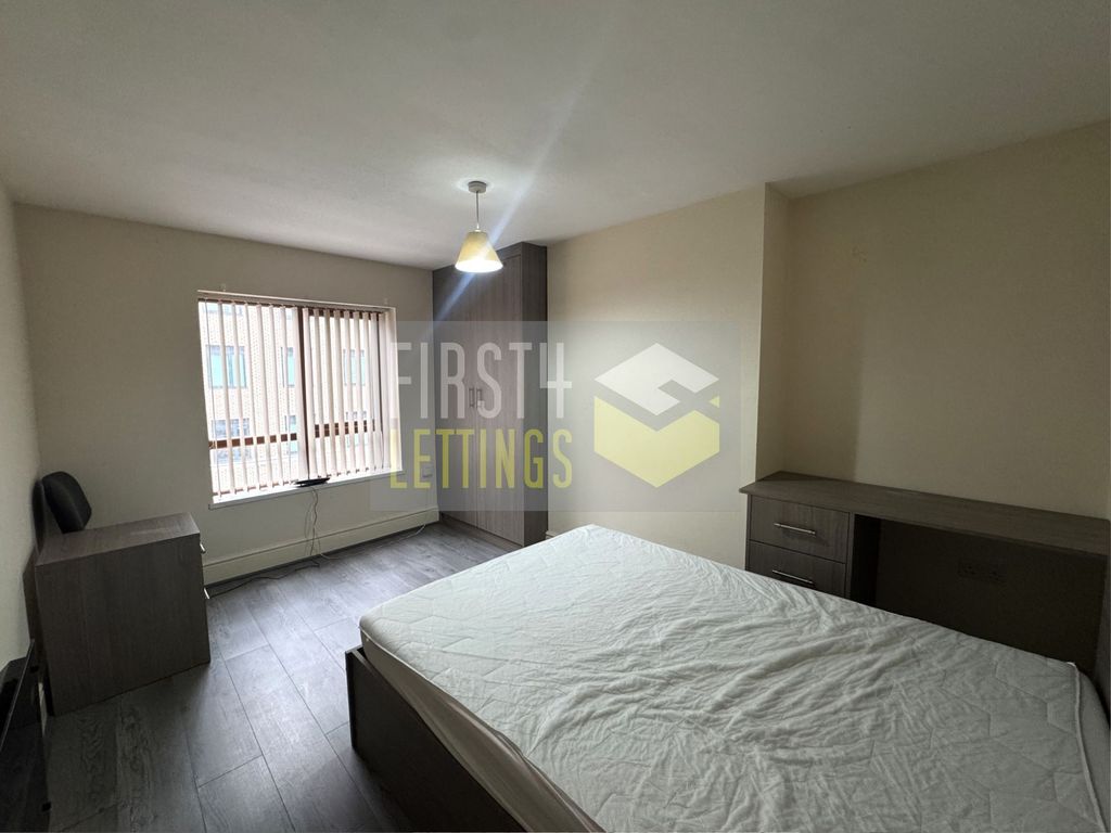 Property photo 3 of 5 Photo 5