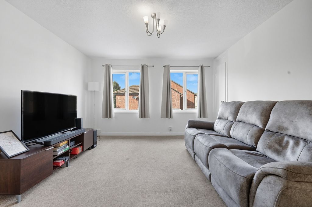 Property photo 3 of 17