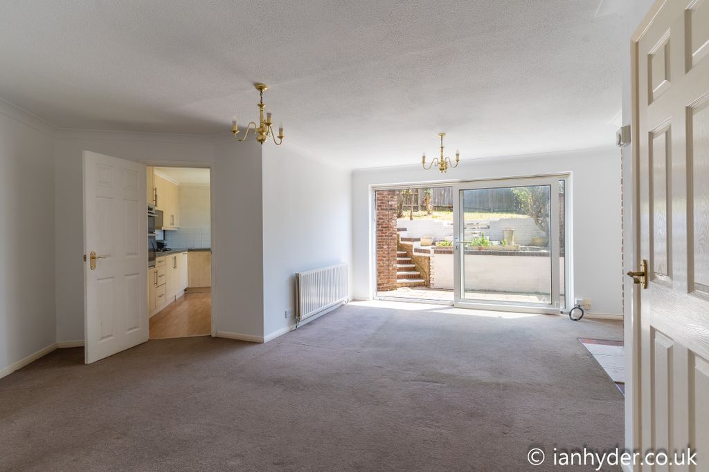 Property photo 3 of 13