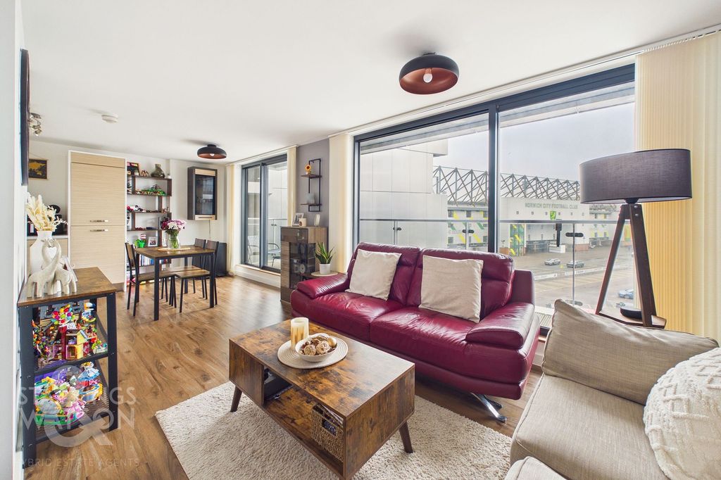 Property photo 2 of 19