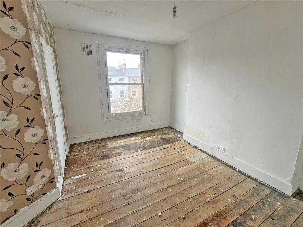 Property photo 3 of 6