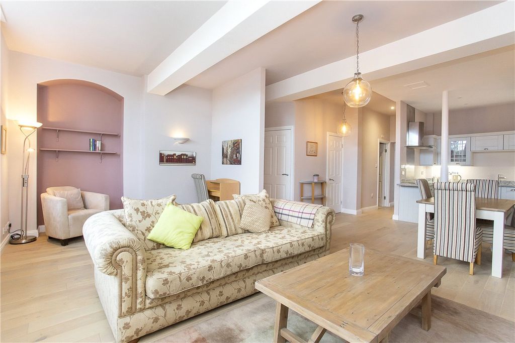 Property photo 2 of 12 Picture No. 02