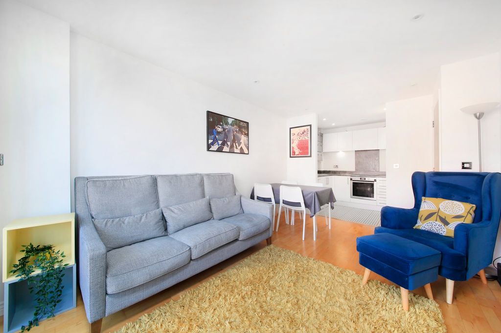 Property photo 2 of 12