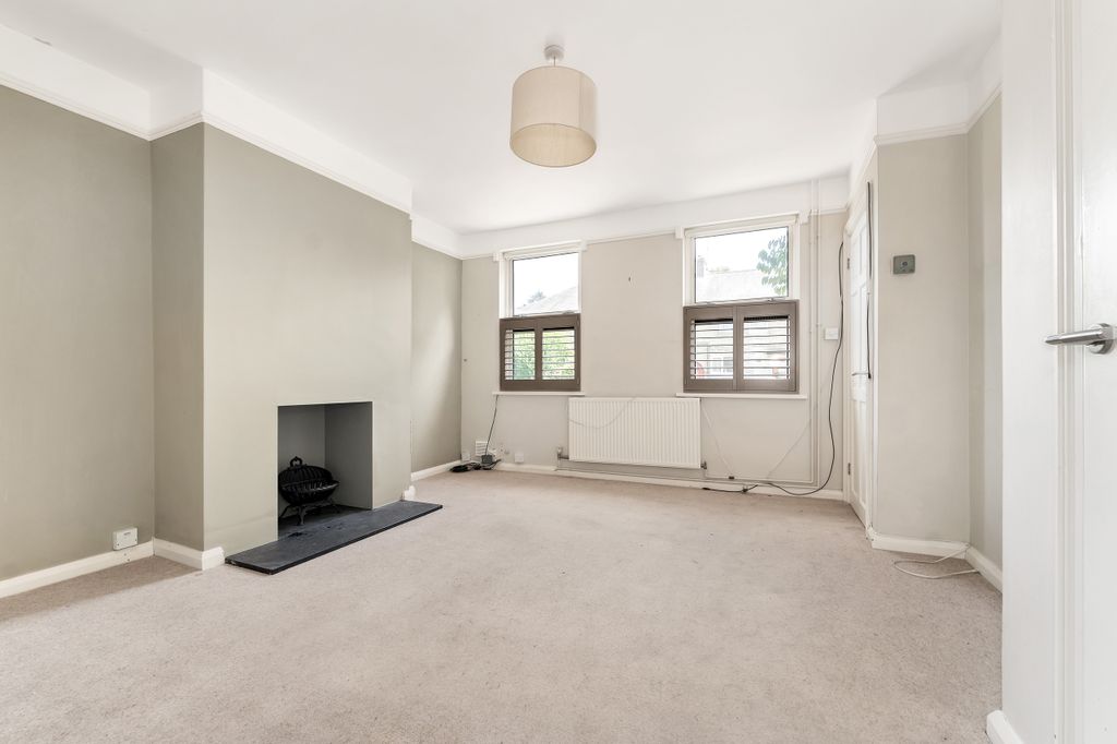Property photo 2 of 17 70 Oak Tree Drive, Cambridge.Jpg