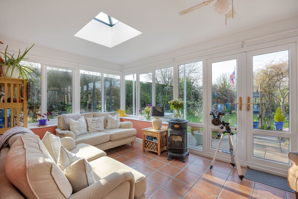 Property photo 3 of 26 Garden Room