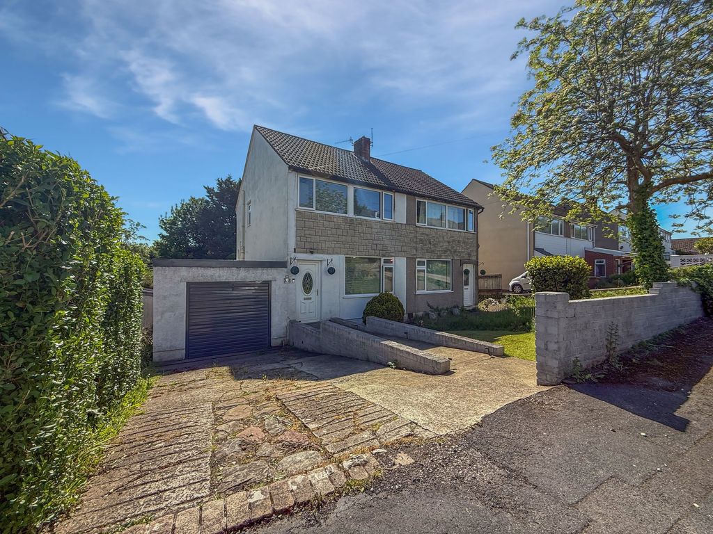 Property photo 1 of 28