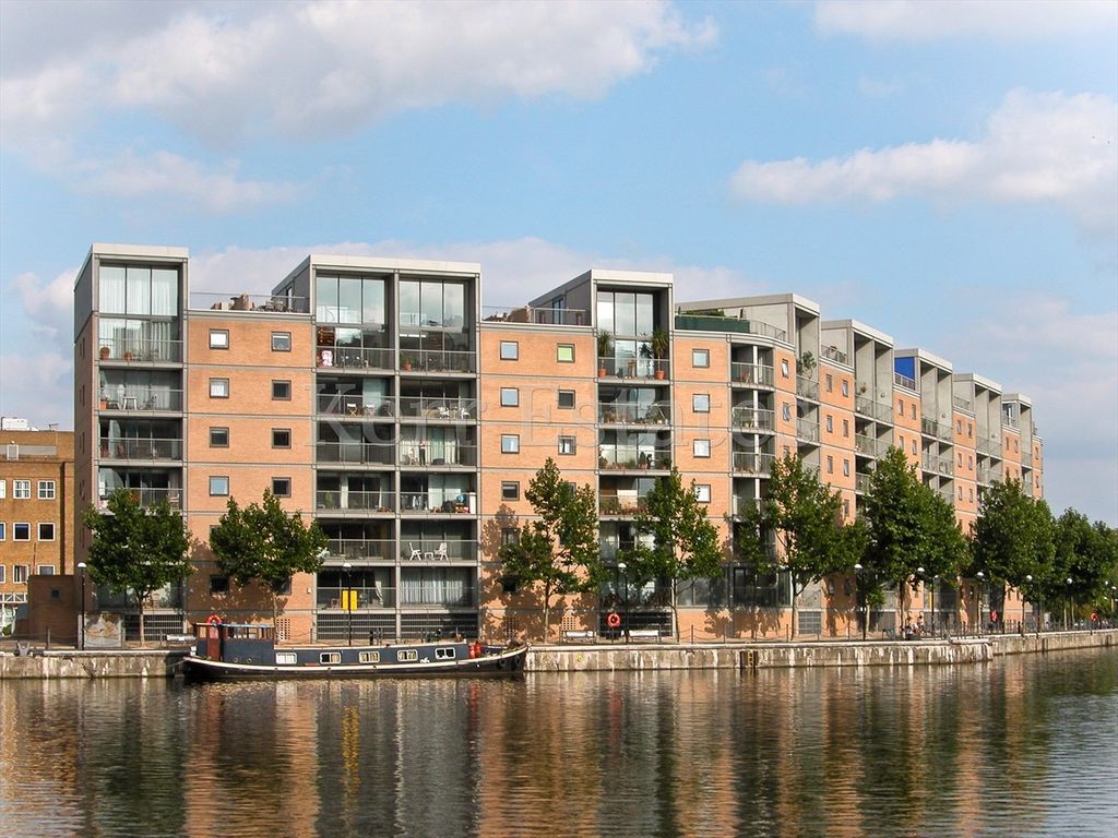 Property photo 3 of 12 City Harbour External