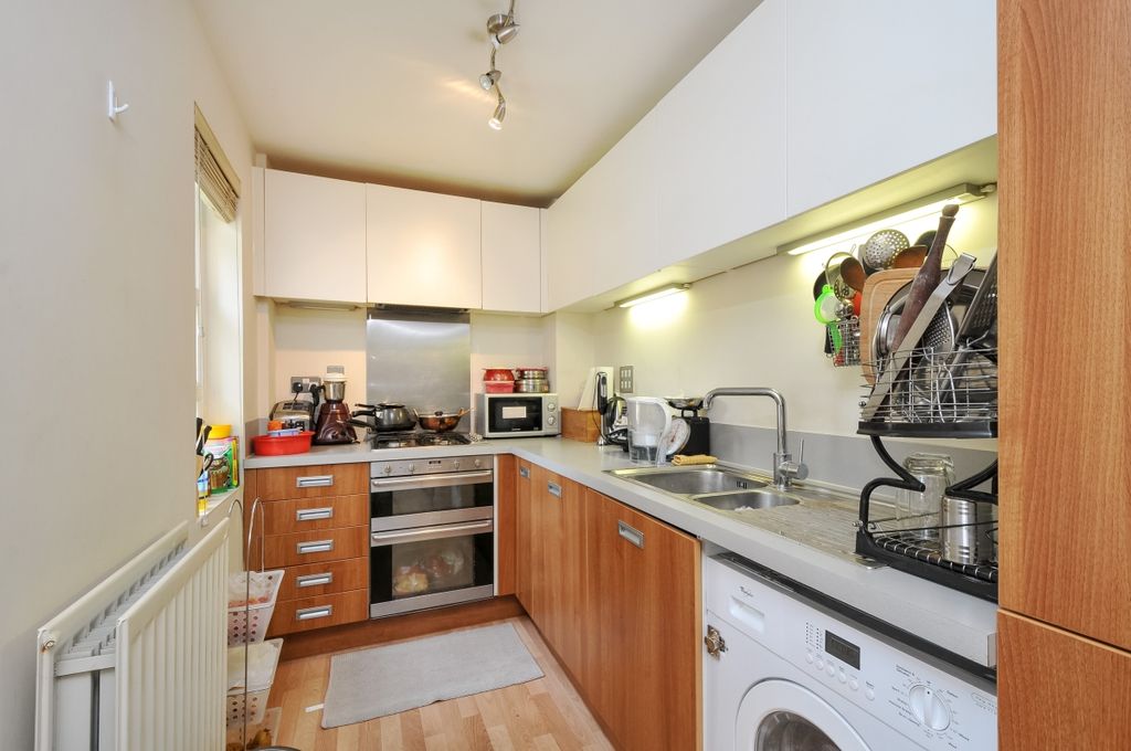 Property photo 2 of 8 Kitchen