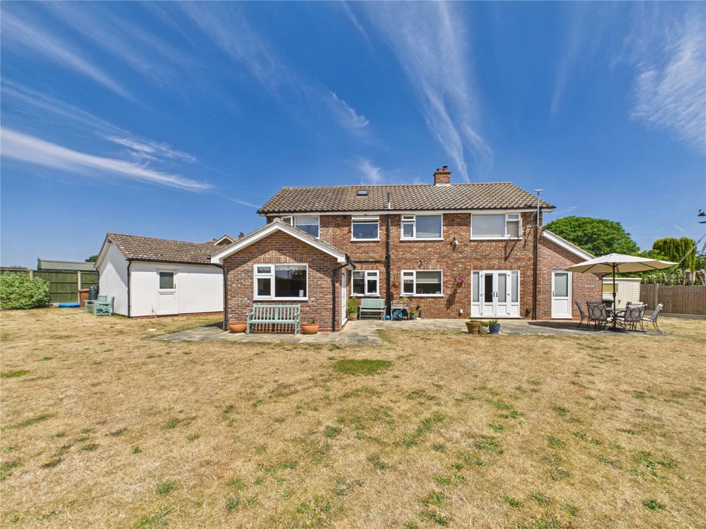Property photo 3 of 44 Picture No. 01