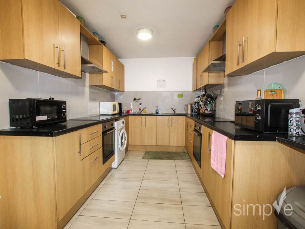 Property photo 1 of 8 Img_5421