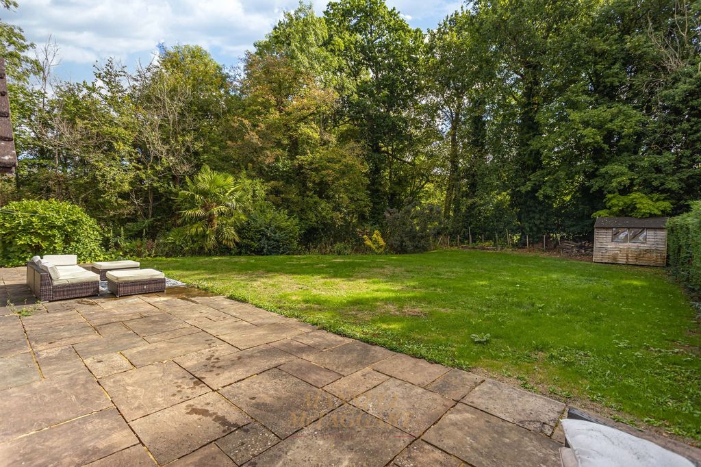 Property photo 2 of 31