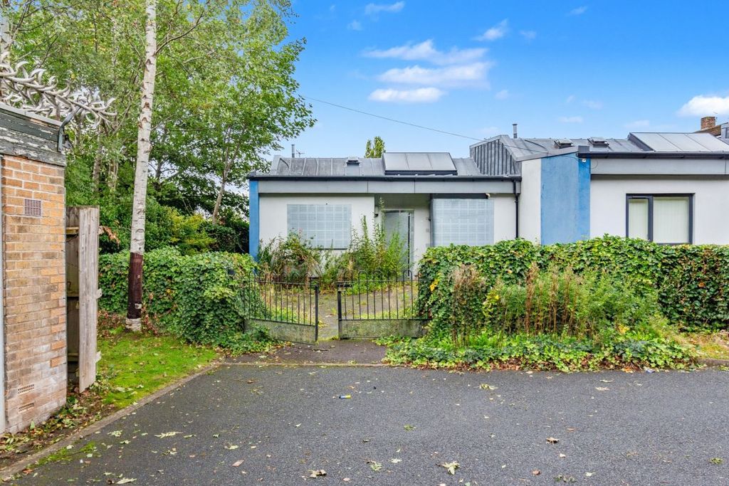 Property photo 2 of 18