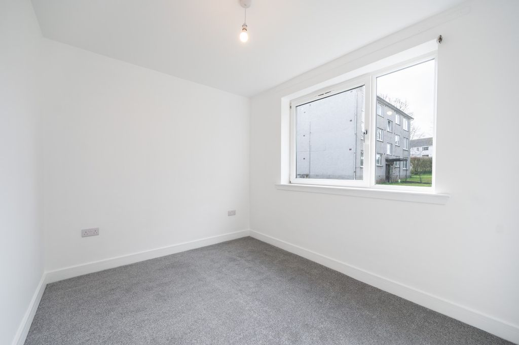 Additional image 7 of 2 bed flat to rentWoodhouse Court, Busby, Glasgow G76