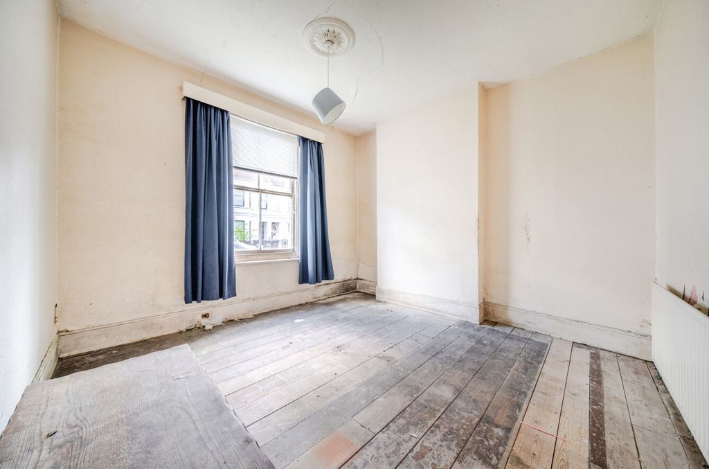 Property photo 2 of 12 1448208-13-69E674...