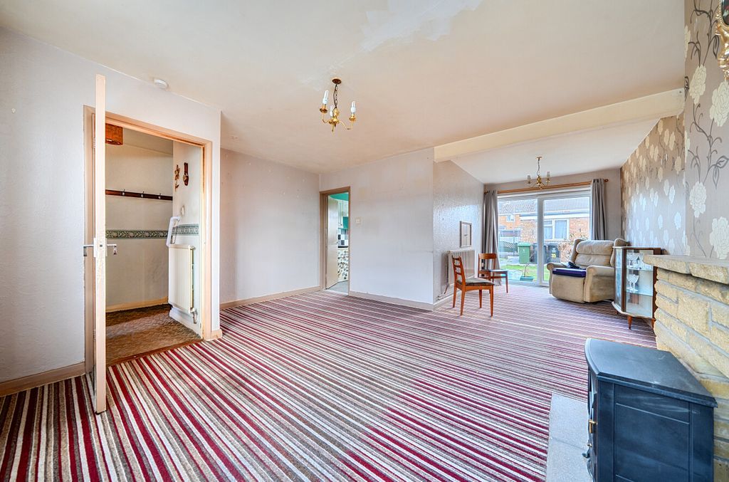 Property photo 2 of 12 15217036